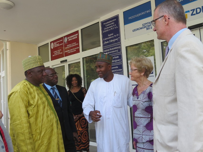 Delegacja z drem Shehu Usmanem Yamusem III (zwanym w Nigerii...