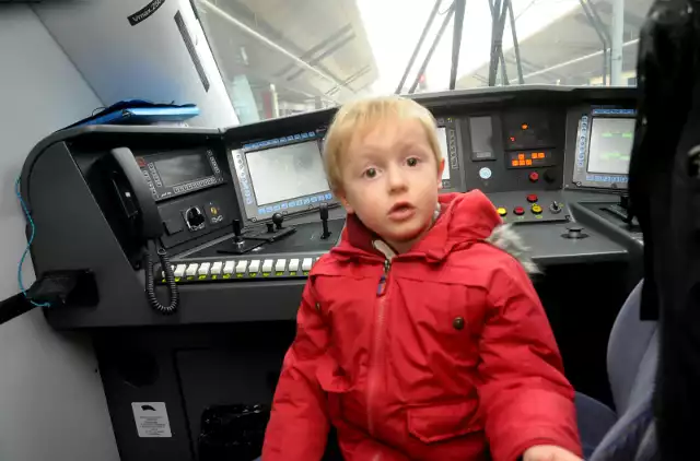 Od godziny 9.00 do 12.00 będzie można zwiedzić wnętrze pociągu pendolino, a nawet usiąść na fotelu maszynisty.