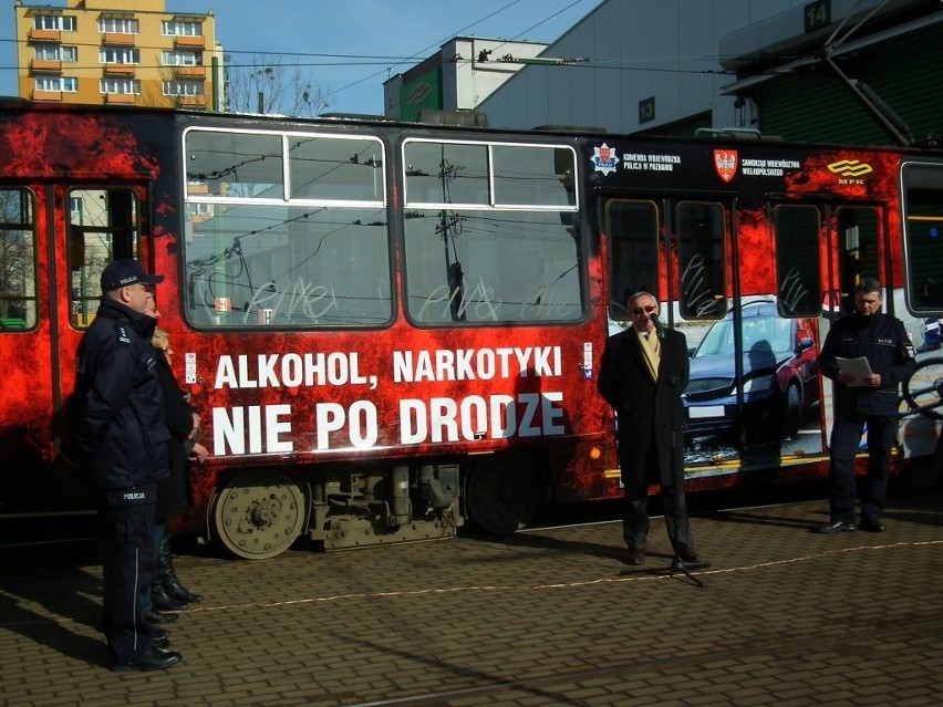 Poznań: "Alkohol, narkotyki. Nie po drodze!" w tramwajach i...