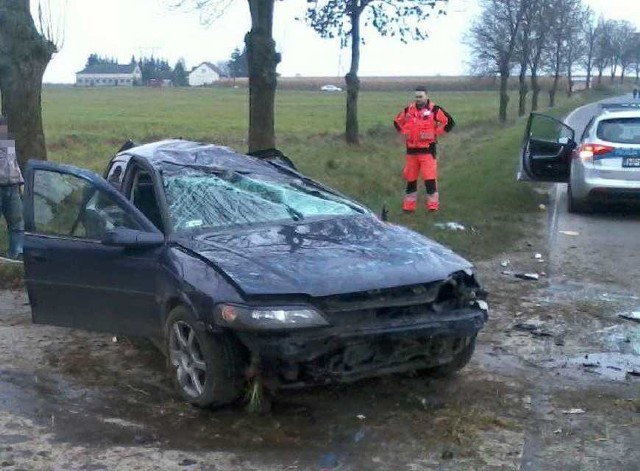 Tak wyglądało auto po dachowaniu