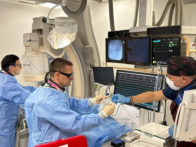 Zespół kardiologów przeprowadził już trzy udane zabiegi krioablacji serca.