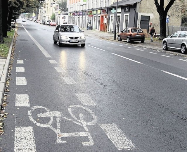Pasy dla rowerów na ulicach Żeromskiego i Żeligowskiego ułatwią cyklistom przejazd przez Stare Polesie