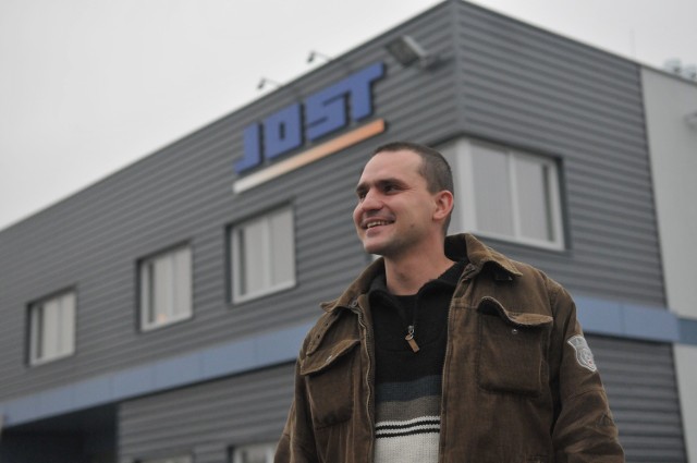 - Jeśli tylko wypali jeden z naszych planowanych projektów, to w przyszłym roku będziemy musieli podwoić zatrudnienie - cieszy się Sebastian Suchecki z firmy Jost.