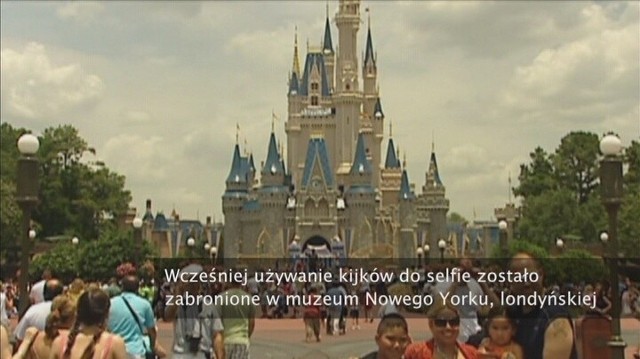 Disneyland zakazał używania kijów do selfie