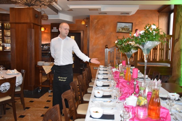 Wojciech Kruczkowski zaprasza do restauracji Ekspresja w Nakle na walentynkową kolację przy dźwiękach gitary