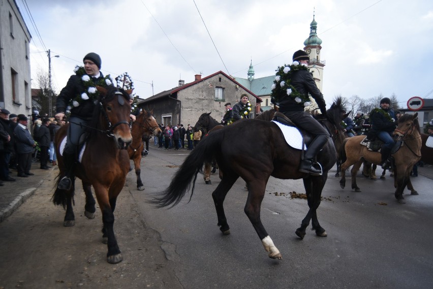 Procesja konna w Ostropie Wielkanoc 2015