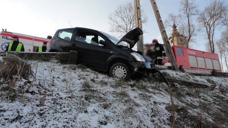 Korzenna. Wypadek citroena, kierowca w szpitalu [ZDJĘCIA]