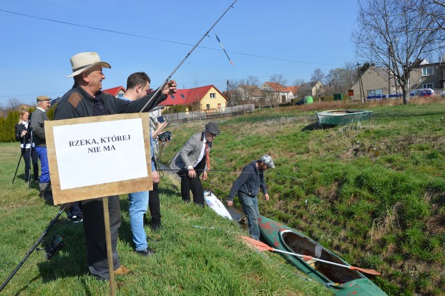 Happening w Sarnowicach nad Jeziorem Otmuchowskim.