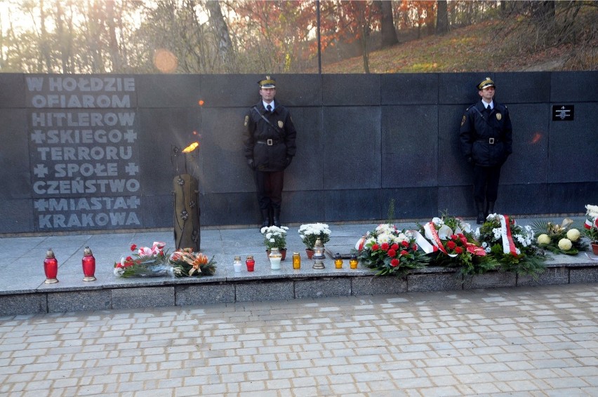 Glinnik - Kraków. Powtórny pogrzeb ofiar II Wojny Światowej.