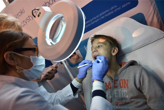 Sępoleńskie starostwo ogłosiło przetarg na realizację opieki stomatologicznej w szkołach dla 1150 uczniów