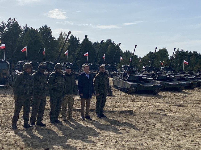 Szef MON w Nowej Dębie: W Wojsku Polskim dzieje się bardzo dobrze; mamy nowoczesne uzbrojenie, nowe jednostki wojskowe [ZDJĘCIA] 