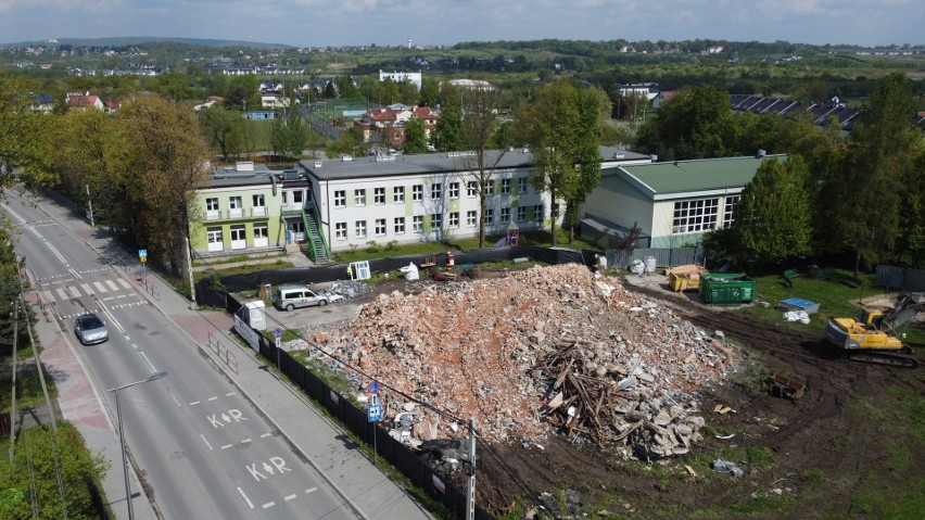 Kraków. Szkoła w Sidzinie zostanie rozbudowana do 2027 roku. Na razie - rozbiórka