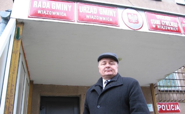 W gminnych budynkach nie będą tolerowane zamknięte, partyjne imprezy - zapowiada Marian Ryznar, wójt gminy Wiązownica