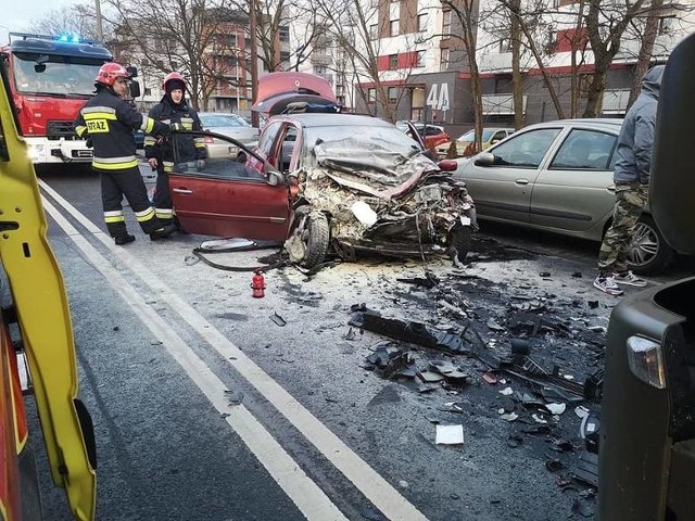 W wigilijny poranek po wypadku w Bydgoszczy zmarł 20-latek.