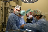 Wyjątkowa operacja w Białymstoku. Lekarze usunęli nowotwór i dali kobiecie szansę na posiadanie w przyszłości dzieci