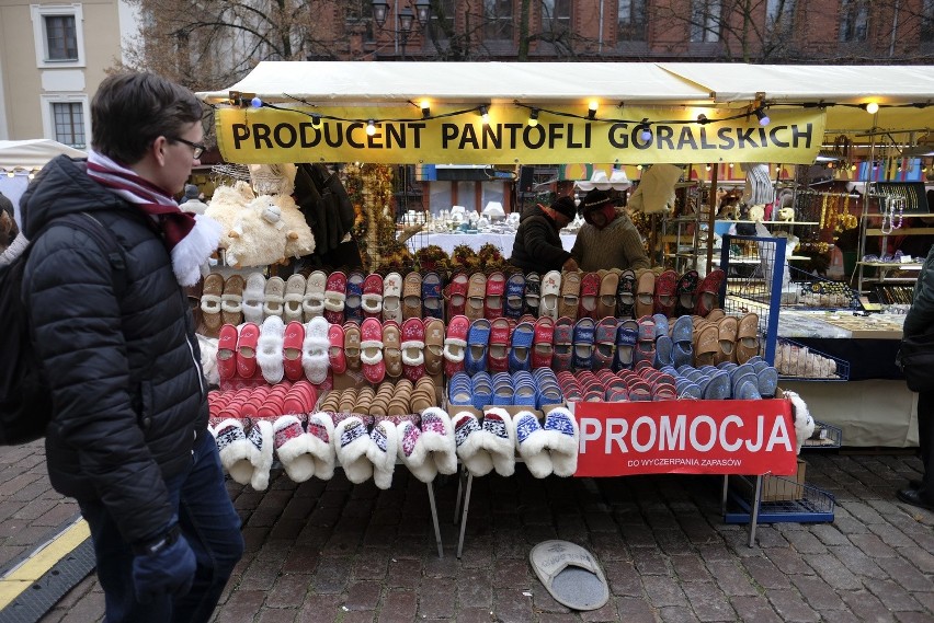 Na Rynku Staromiejskim w Toruniu rozpoczął się Jarmark...