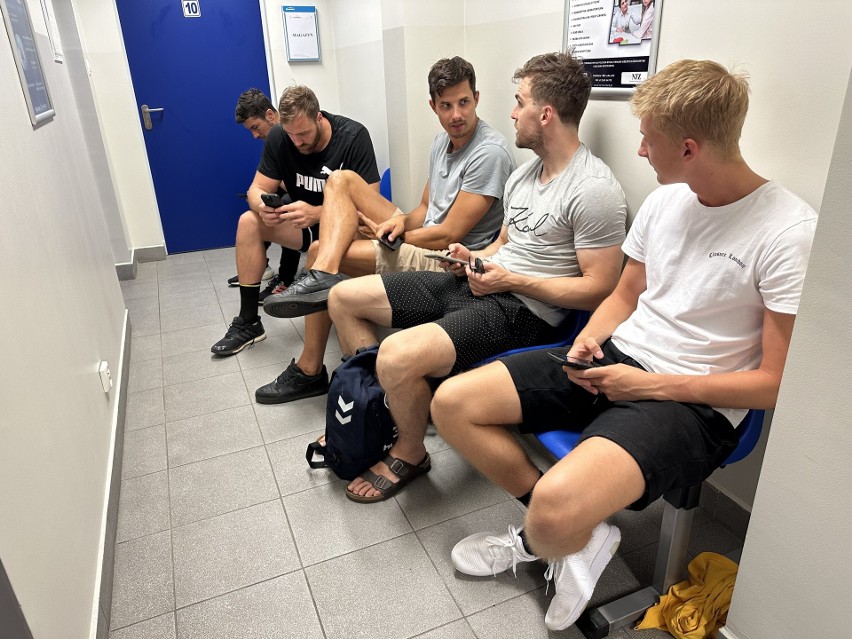 Piłkarze ręczni Barlinka Industrii Kielce w poniedziałek mieli badania, we wtorek będzie pierwszy trening. Co z nazwą i nowym sponsorem?