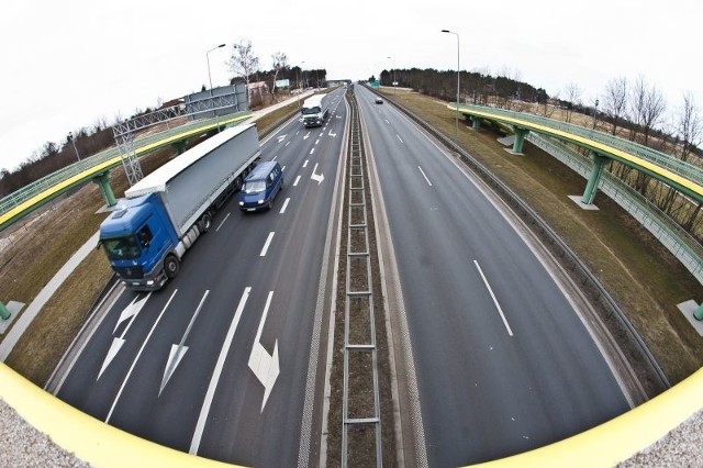 Ekranów nie ma. Ósemka wciąż nie może być w pełni ekspresowa