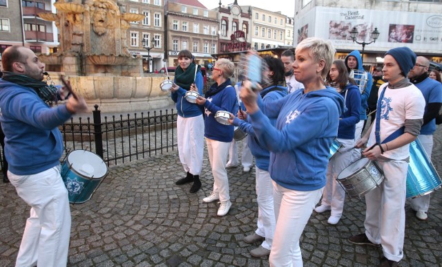 To będą gorące chwile na Łasztowni podczas zachodu słońca przy gorących rytmach samby. Będą bębniarze, gorące rytmy samby i inne atrakcje.