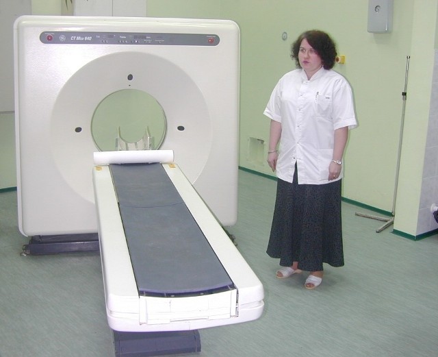 Doktor Lidia Lisiecka objaśniała zastosowanie tomografu w diagnostyce. 