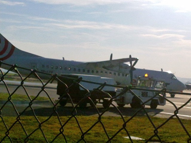 Samolot ATR 72 na lotnisku w Jasionce.