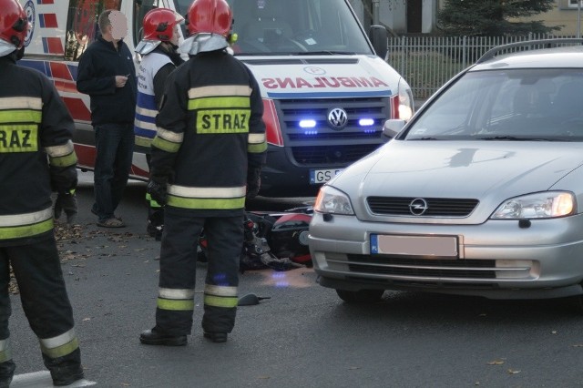 Wypadek na ul. Sobieskiego w SłupskuWypadek na ul. Sobieskiego w Słupsku. Motocyklista w szpitalu