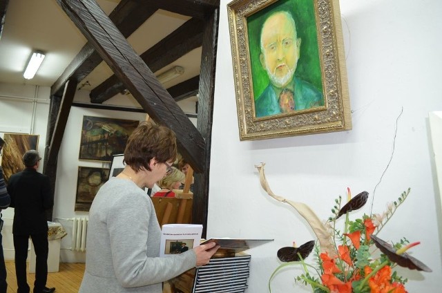 W Muzeum Borów Tucholski można oglądać wystawę malarstwa Edmunda Gunscha. Artysty, który urodził się w Sępólnie, a potem wyjechał do Niemiec. Tucholski malarz, Zenon Korytowski mówi, że to malarstwo na światowym  poziomie i to niesamowite, że w Tucholi mieszkańcy mają takie dzieła w zasięgu reki.