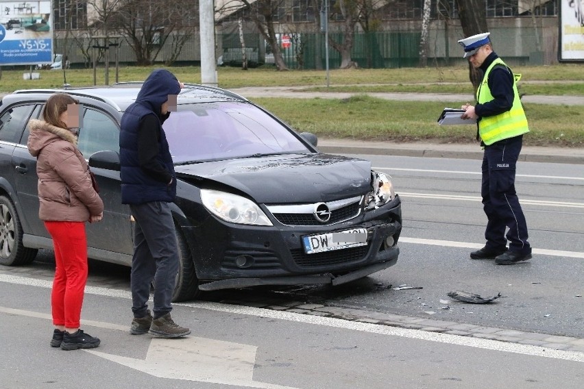 Według wstępnych ustaleń winnym wypadku jest kierowca opla -...