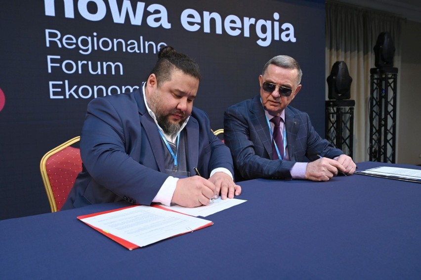 Historyczne porozumienie podpisane podczas Regionalnego Forum Ekonomicznego w Kielcach. Współpracę rozpoczynają firmy Energy Group i Hynfra