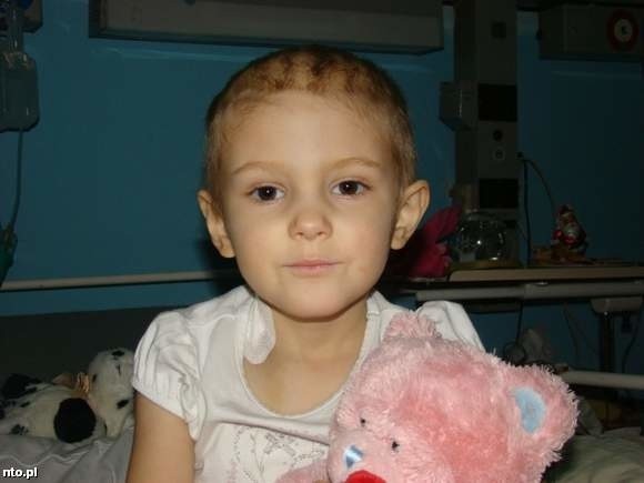 3-letnia Ola Kochanowska z Kluczborka choruje na ostrą białaczkę limfoblastyczną.