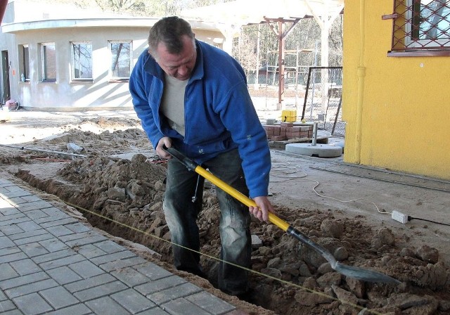 W maju powinien zakończyć się remont ośrodka nad  Rudnikiem. Ostatnie prace wykonuje tam m.in.  Adam Koryziak