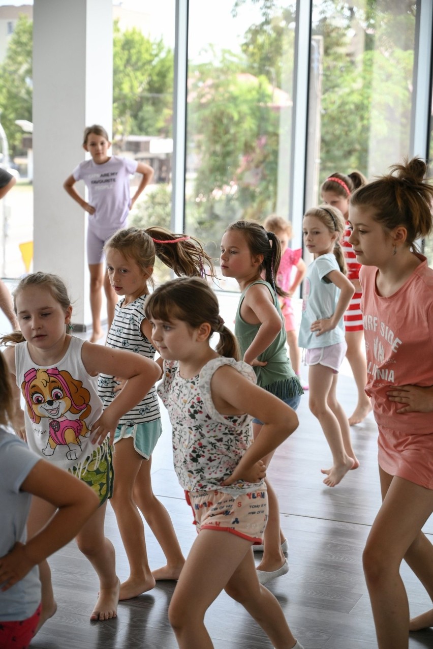 Tak ćwiczyły dzieci podczas warsztatów tanecznych „Wyginam...