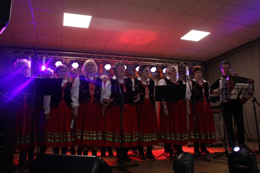 Wspaniała impreza z okazji Dnia Kobiet w Domu Kultury w Chlewicach w gminie Moskorzew. Zobaczcie zdjęcia