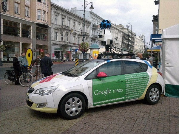 Samochód Google Maps zaparkował wczoraj w pasażu Schillera.