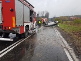 Olkusz. Samochód dachował. Jedna osoba ranna