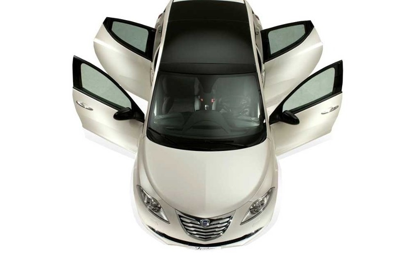 Lancia Ypsilon. Daj się uwieść atrakcyjnej cenie!...