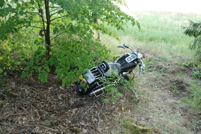 W miejscowości Warszawa (gm. Lipnica) na drodze wojewódzkiej nr 212 doszło do wypadku. Kierowca samochodu marki Renault zasnął za kierownicą i doprowadził do zderzenia z motocyklistą.