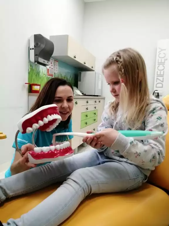 Poznański Klub Higienistek pomaga dbać o higienę jamy ustnej dzieci i dorosłych