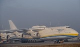 Największy transportowiec świata - An 225 Mrija - uziemiony na lotnisku w Jasionce. Powodem awaria podwozia 