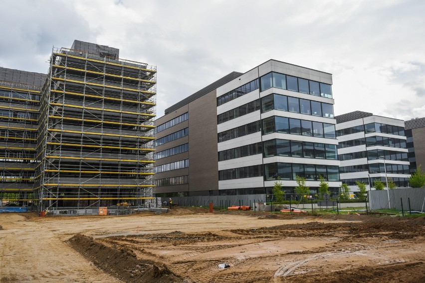 Wokół budynków będą także powstawać dodatkowe punkty...