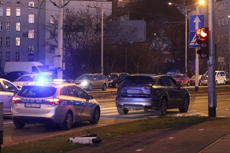 Brutalne zabójstwo na Psim Polu. Mężczyzna pocięty maczetą