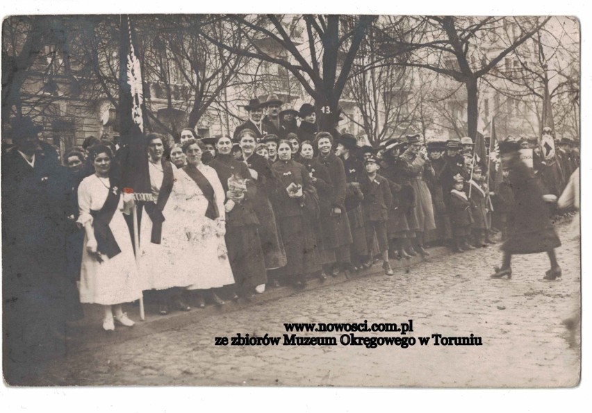 Polacy z Torunia i okolic znów tłumnie wylegli na ulicę. Tu...