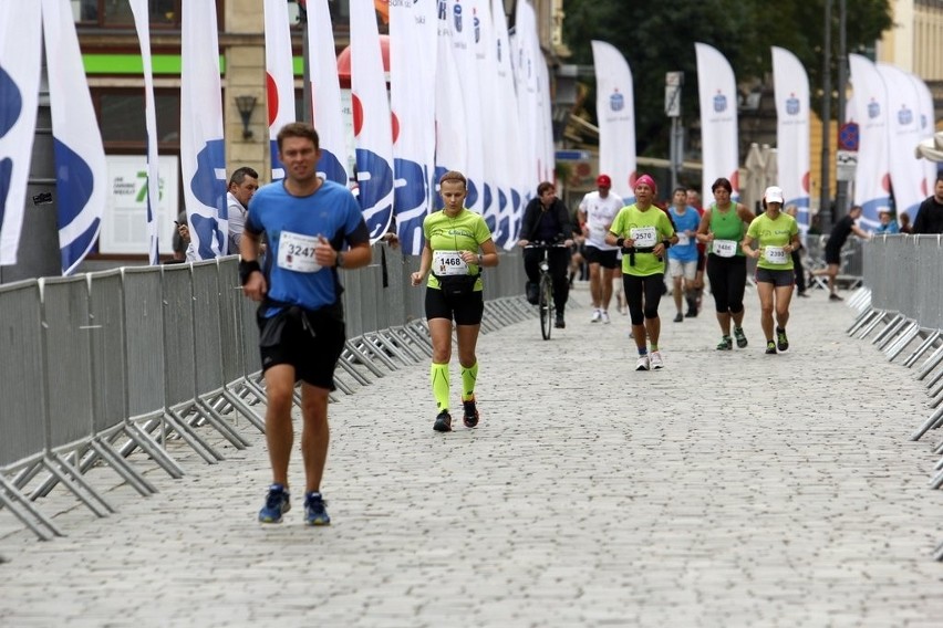 Maraton Wrocław - ZDJĘCIA - zawodnicy z numerami 1401 - 1600