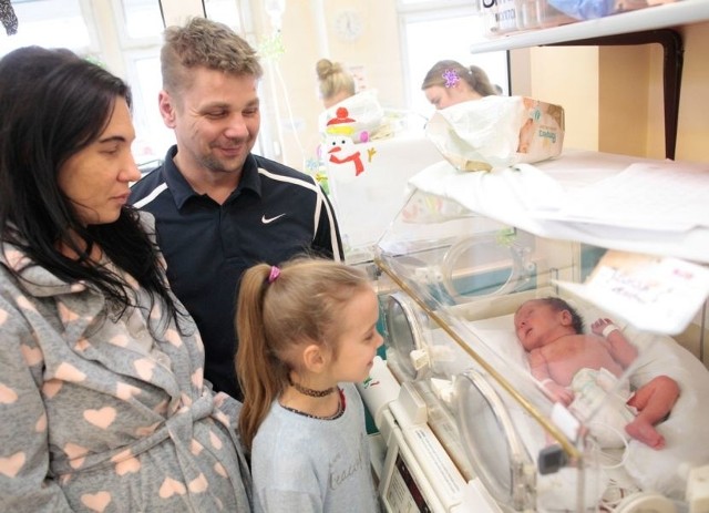 Maciuś i Alinka - dzieci państwa Juzwiszynów - to bliźniaki, które przyszły na świat 30 stycznia w opolskim szpitalu.
