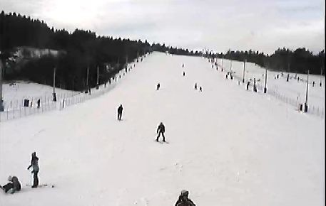 W Niestachowie nie czuć odwilży, warunki do jazdy na nartach są bardzo dobre.