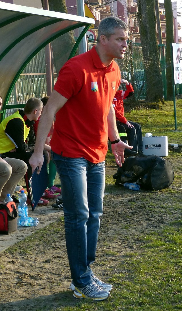Daniel Kijak prowadził czwartoligowy zespół piłkarzy Sokoła Nisko, teraz ma zająć się sędziowaniem.