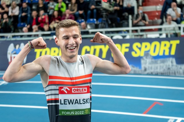 Urodzony w 2003 roku Kacper Lewalski to nie tylko halowy rekordzista Polski juniorów na 800 metrów, ale i... Europy 