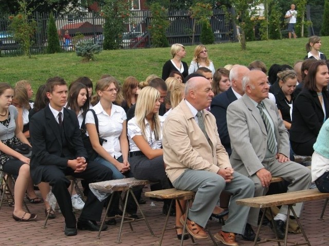 W obchodach uczestniczyli obecni uczniowie oraz absolwenci i licznie zaproszeni goście.