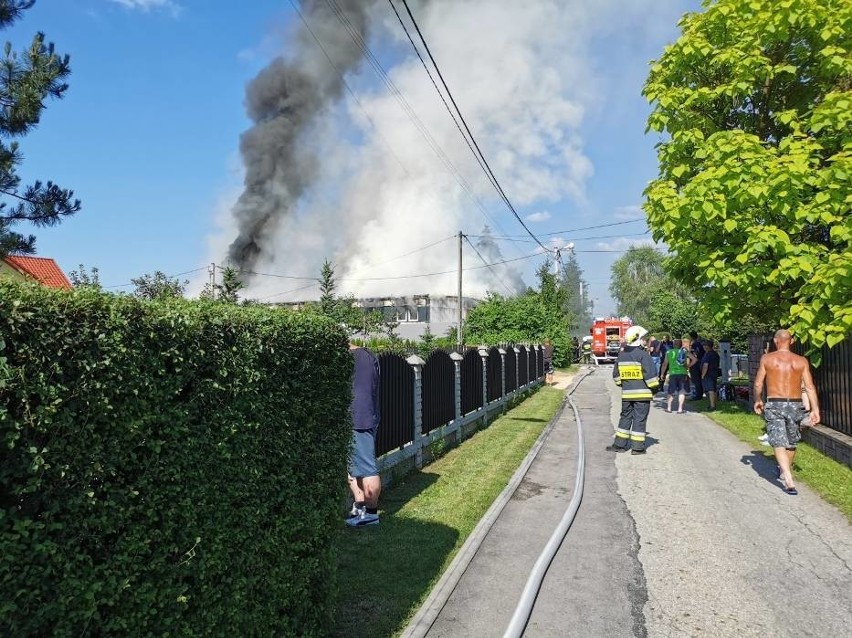 Pożar w Pogorzycach w gminie Chrzanów. Spalił się hotel robotniczy