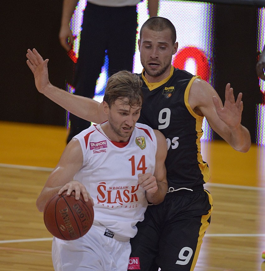 Koszykówka na Pomorzu. Trefl Sopot nie dogonił rywala! Porażka Polpharmy z beniaminkiem! [ZDJĘCIA]